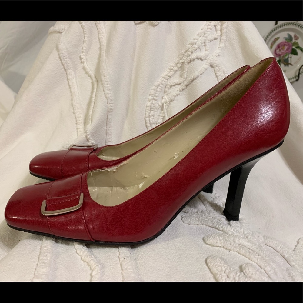 Bandalino Red “Flawless” Square Toe Pumps
